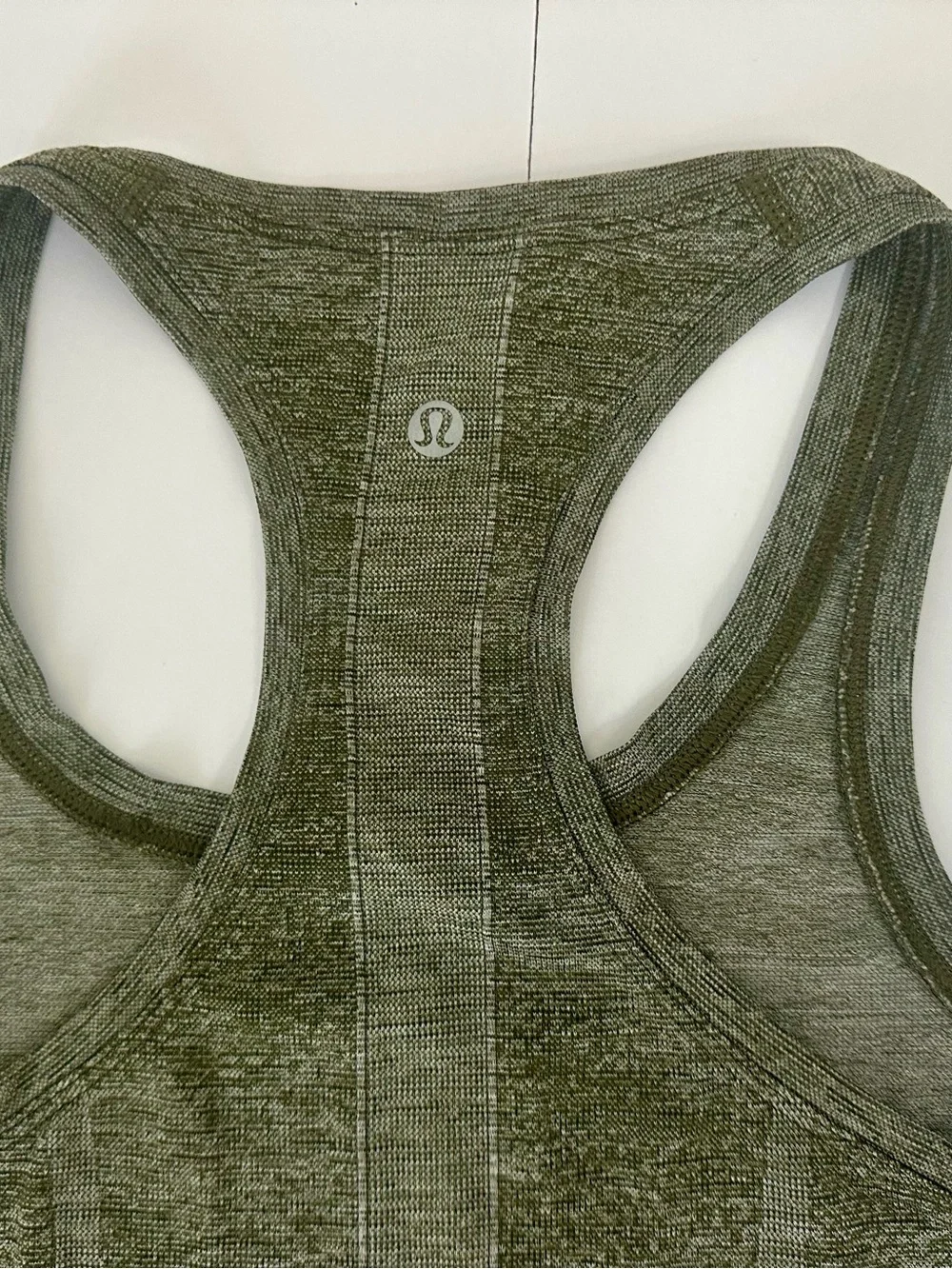 Lululemon Swiftly Tech Racerback Tank XS/4 Olive Green Seamless Lightweight EUC